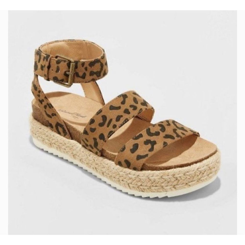 Universal Thread Agnes Microsuede Platform Espadrille Sandals